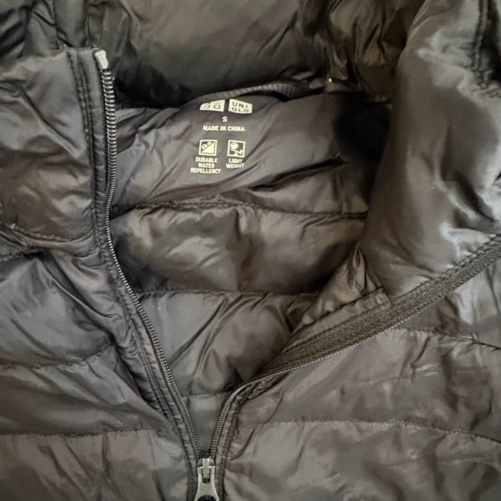 Black Puffer Lightweight Puffer Vest size Small NWOT - Picture 2 of 6